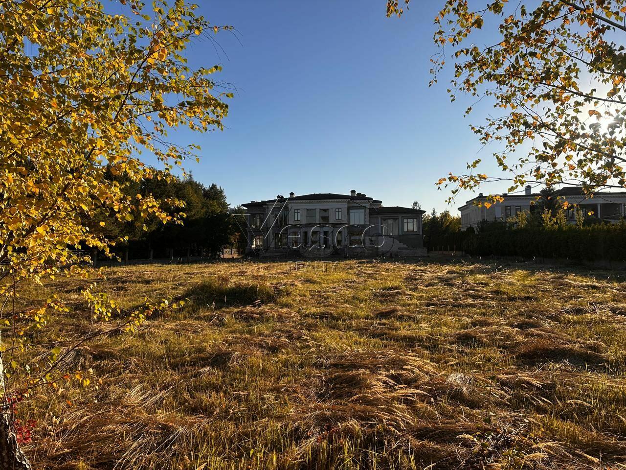 2-этажный коттедж 1 320 м² без отделки