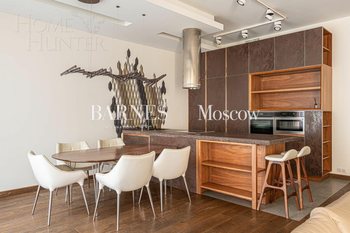 2-УРОВНЕВЫЙ ТАУНХАУС С ОТДЕЛКОЙ 236 М² НА 1 ЭТАЖЕ