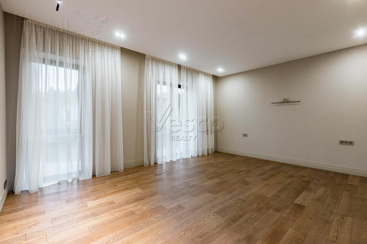 2-этажный коттедж 335 м² с отделкой