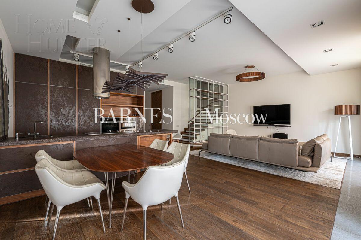 2-УРОВНЕВЫЙ ТАУНХАУС С ОТДЕЛКОЙ 236 М² НА 1 ЭТАЖЕ