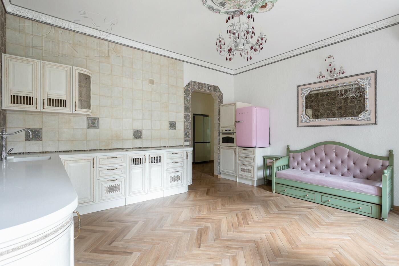 5-КОМН. КВАРТИРА С ОТДЕЛКОЙ 202.6 М² НА 3 ЭТАЖЕ