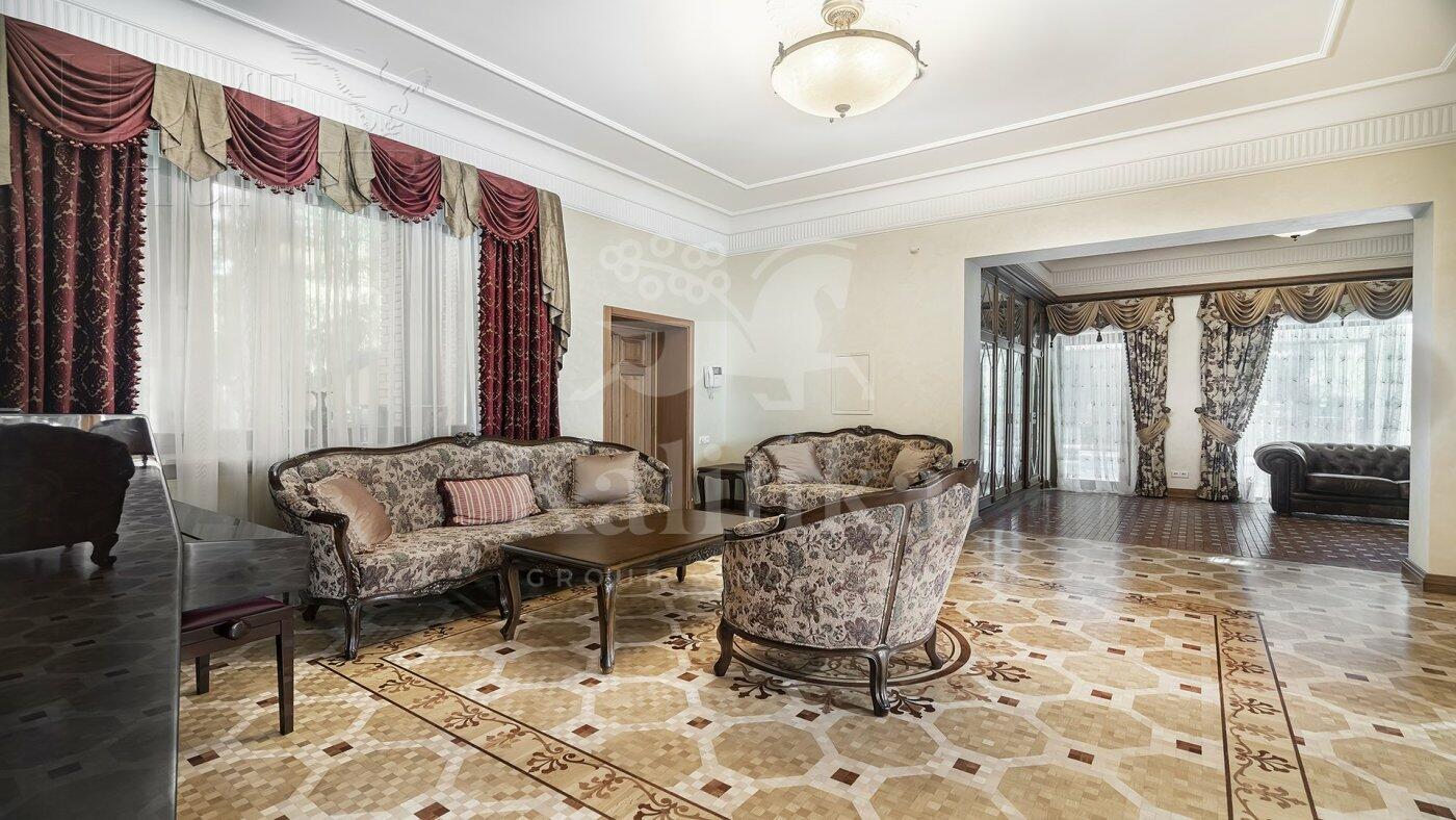 2-этажный коттедж 955 м² с отделкой