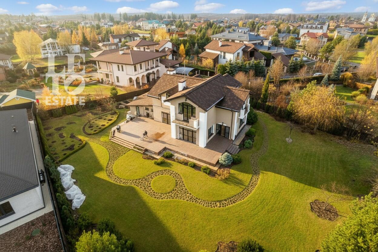 2-этажный коттедж 284.9 м² с отделкой