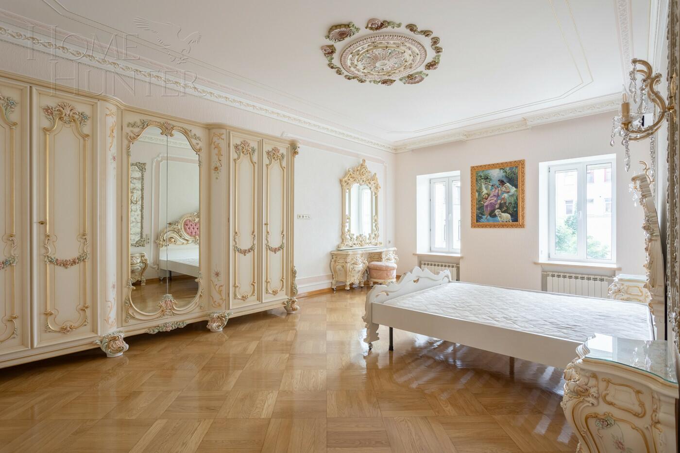 5-КОМН. КВАРТИРА С ОТДЕЛКОЙ 202.6 М² НА 3 ЭТАЖЕ