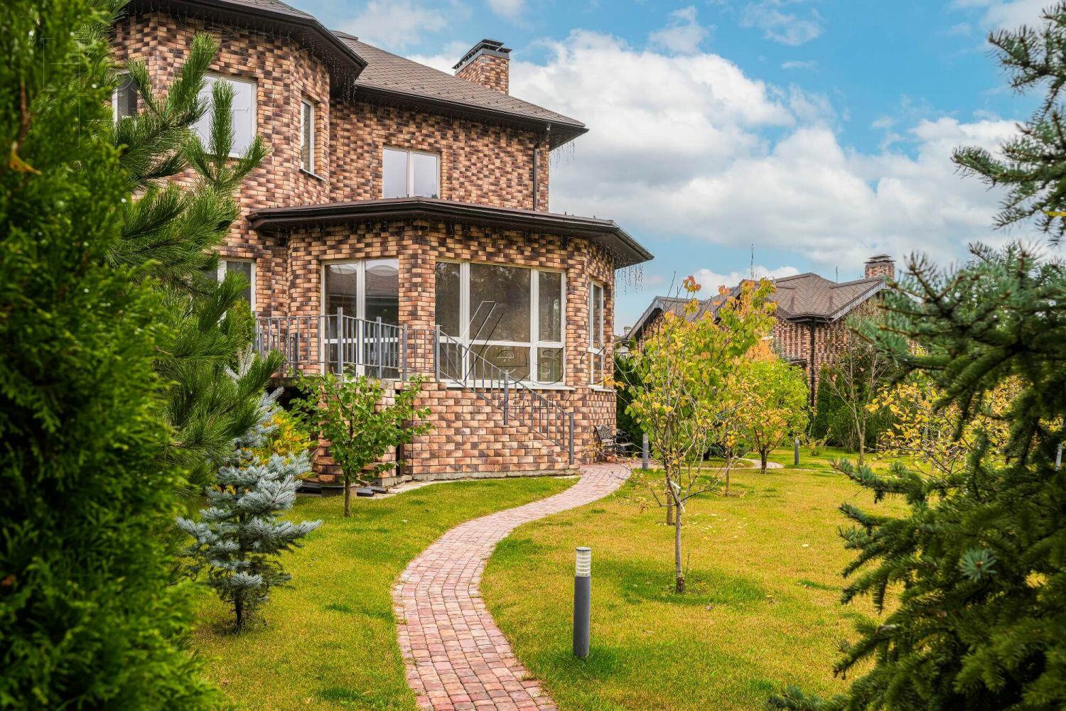 2-этажный коттедж 700 м² с отделкой