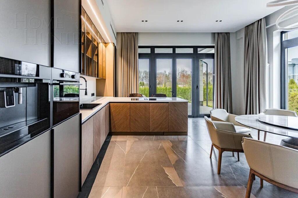 2-этажный коттедж 627.9 м² с отделкой