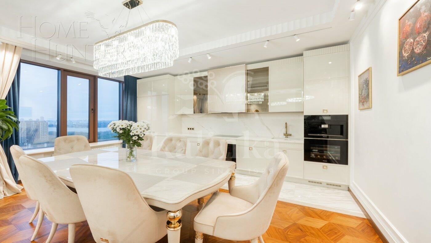 3-КОМН. КВАРТИРА С ОТДЕЛКОЙ 106 М² НА 18 ЭТАЖЕ