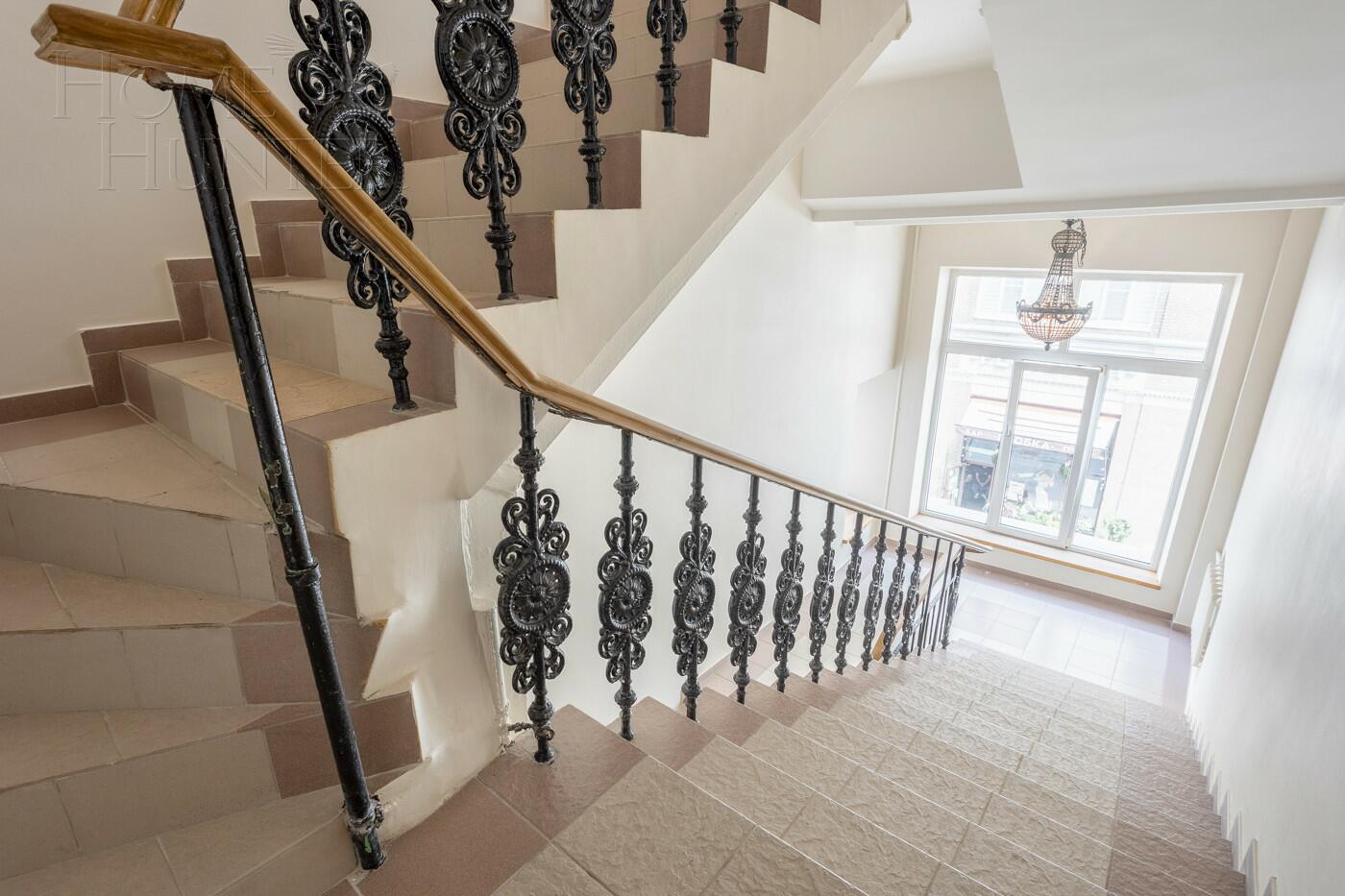 5-КОМН. КВАРТИРА С ОТДЕЛКОЙ 202.6 М² НА 3 ЭТАЖЕ