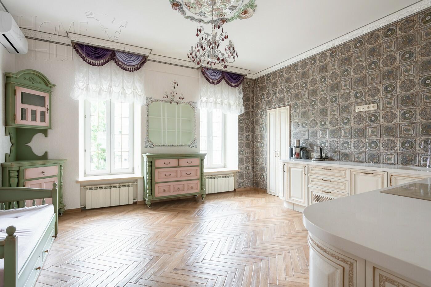 5-КОМН. КВАРТИРА С ОТДЕЛКОЙ 202.6 М² НА 3 ЭТАЖЕ