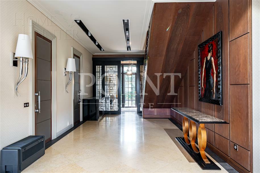 2-этажный коттедж 373 м² с отделкой