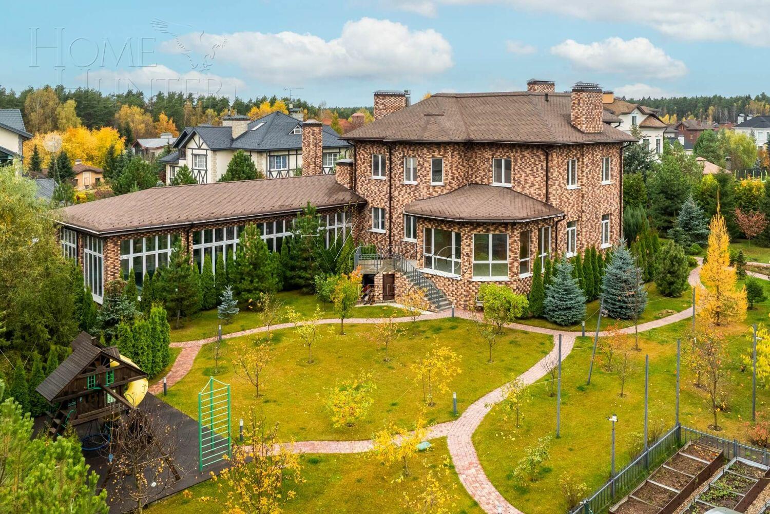 2-этажный коттедж 700 м² с отделкой