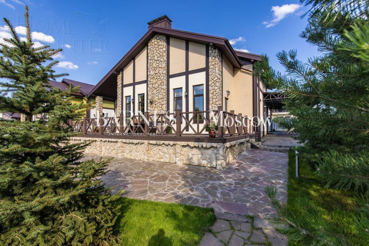 2-этажный коттедж 200.4 м² с отделкой