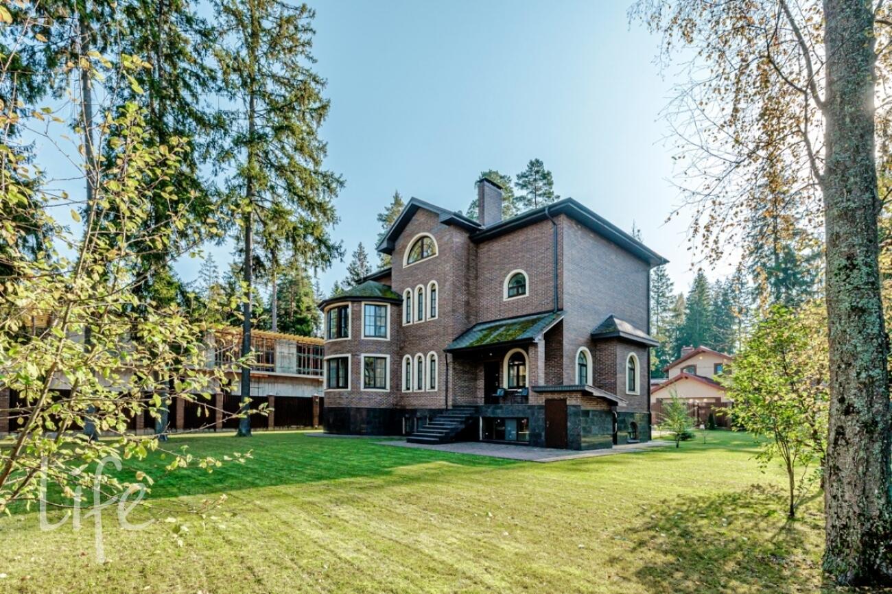 2-этажный коттедж 450 м² с отделкой