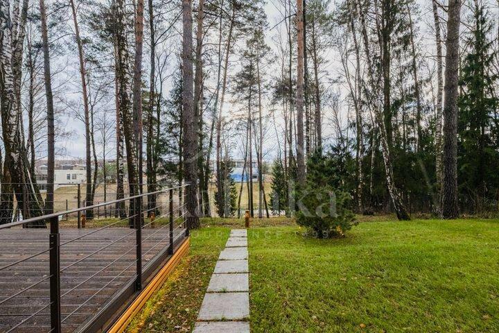 3-этажный коттедж 1 100 м² без отделки