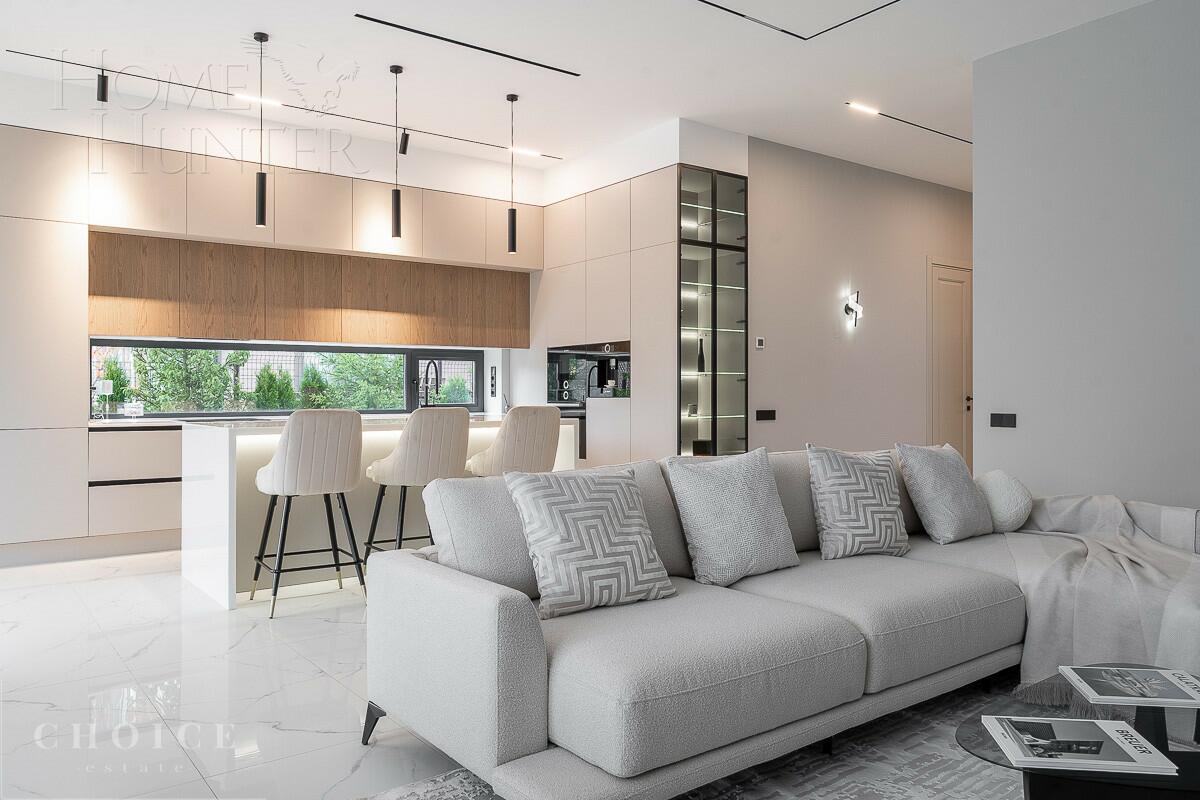 2-этажный коттедж 300 м² с отделкой