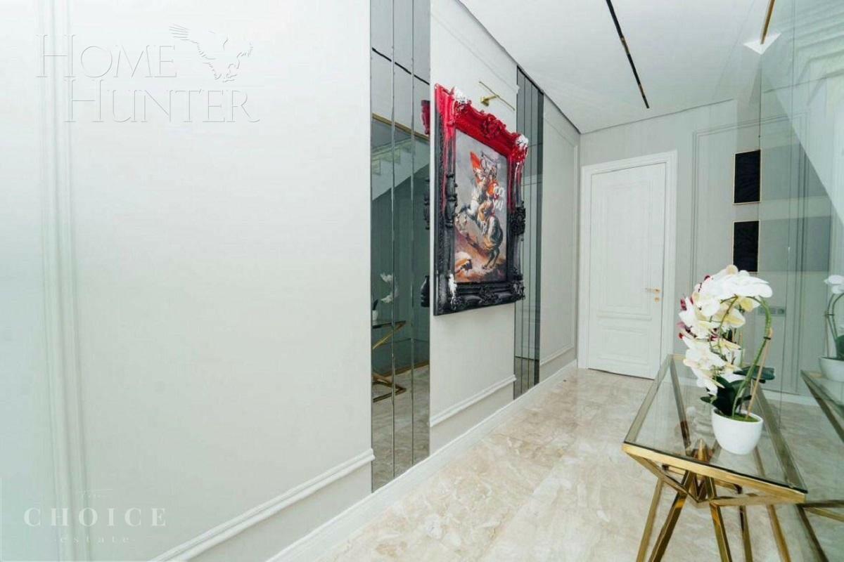 3-этажный таунхаус 270 м² с отделкой