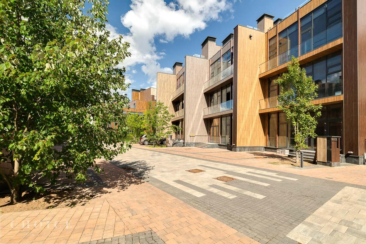 3-этажный таунхаус 270 м² с отделкой