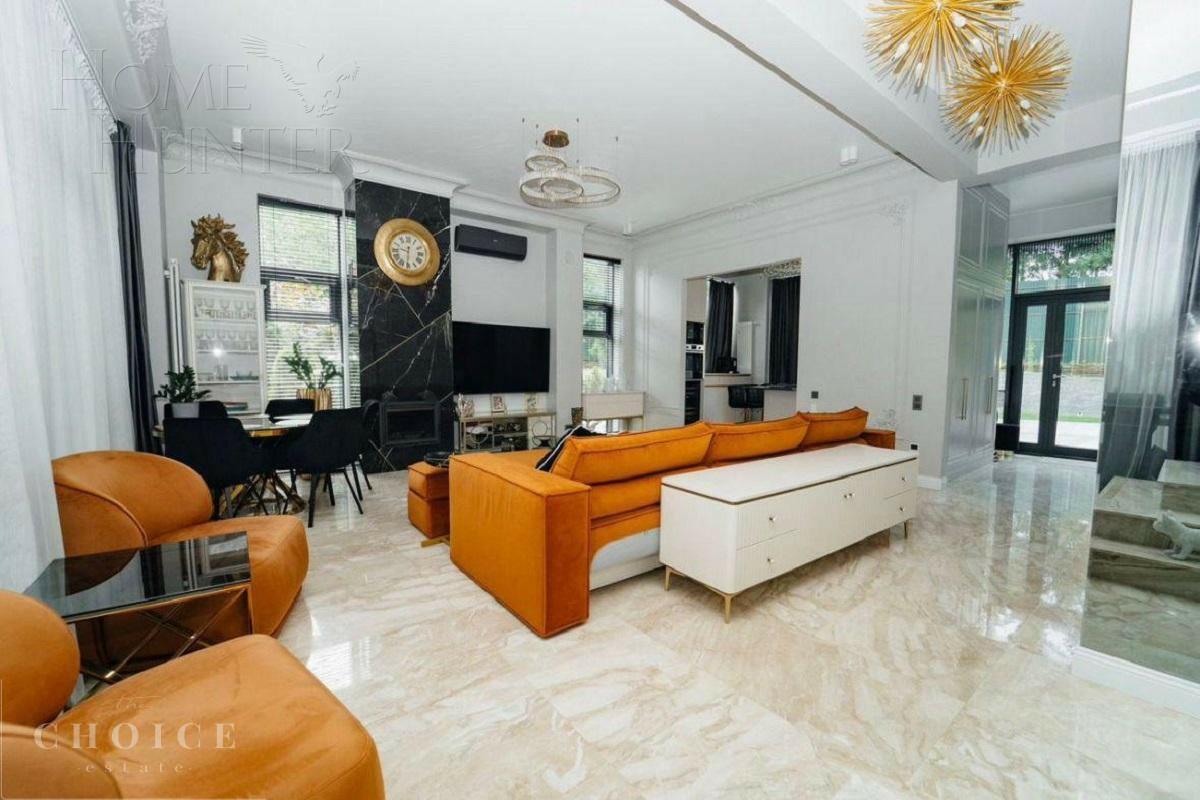 3-этажный таунхаус 270 м² с отделкой