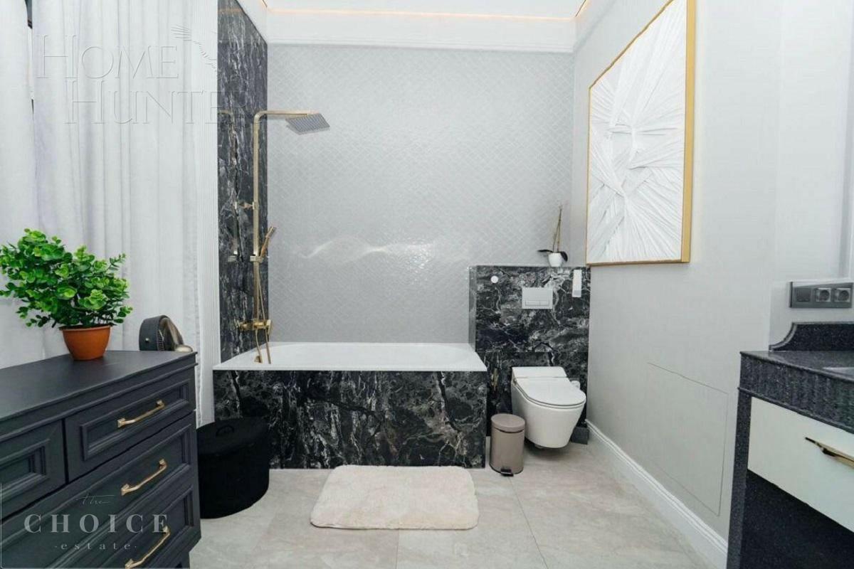 3-этажный таунхаус 270 м² с отделкой