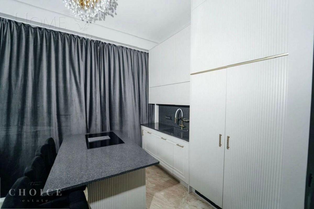 3-этажный таунхаус 270 м² с отделкой