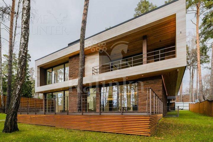 3-этажный коттедж 1 100 м² без отделки