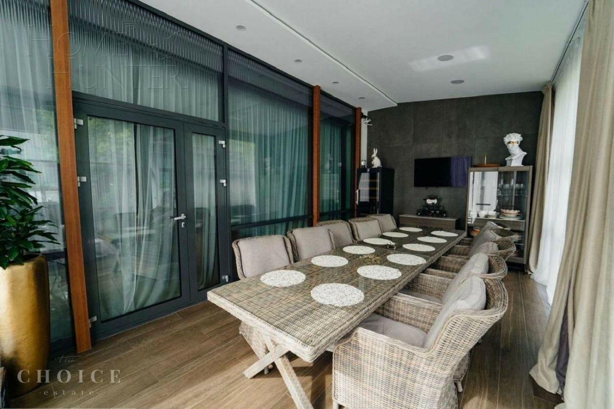 3-этажный таунхаус 270 м² с отделкой