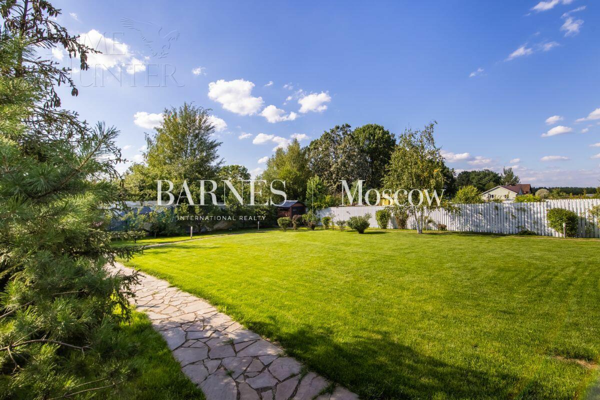 2-этажный коттедж 200.4 м² с отделкой