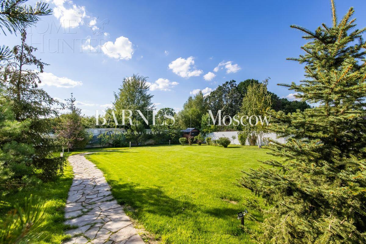 2-этажный коттедж 200.4 м² с отделкой