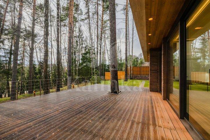 3-этажный коттедж 1 100 м² без отделки