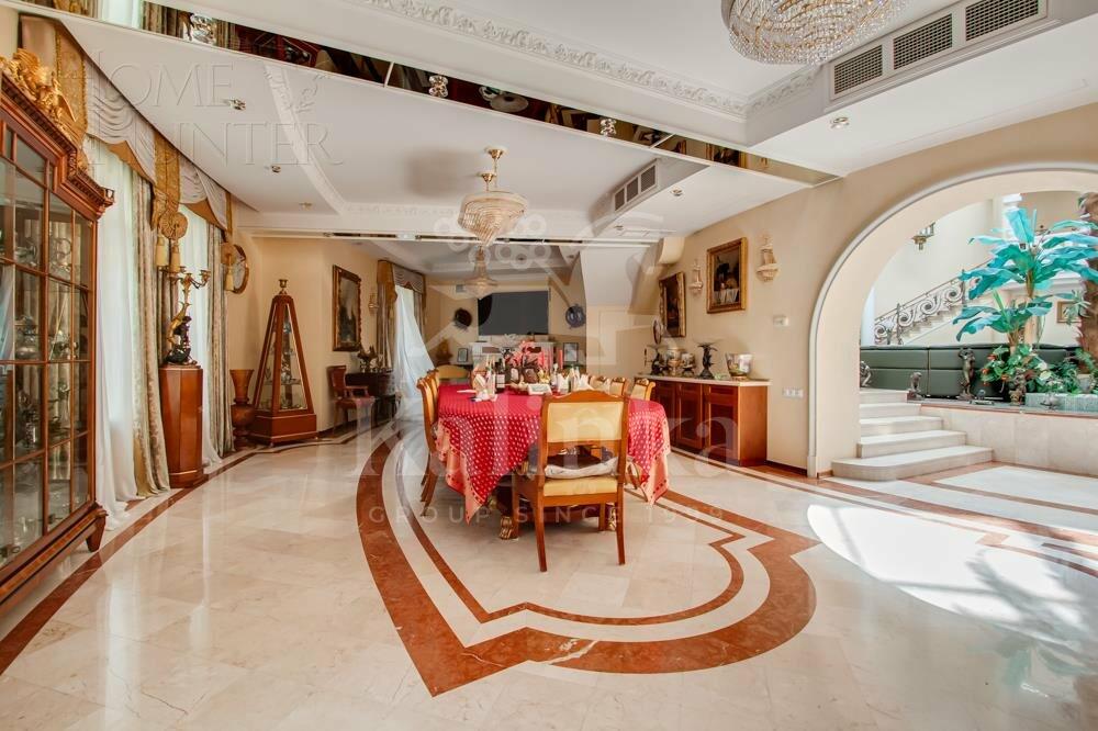 4-этажный коттедж 1 352 м² с отделкой