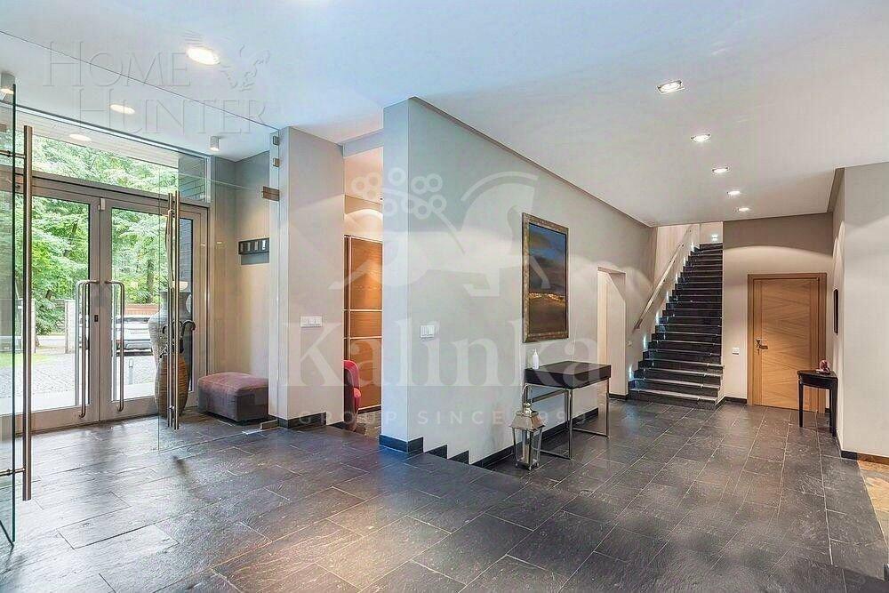 2-этажный коттедж 640 м² с отделкой