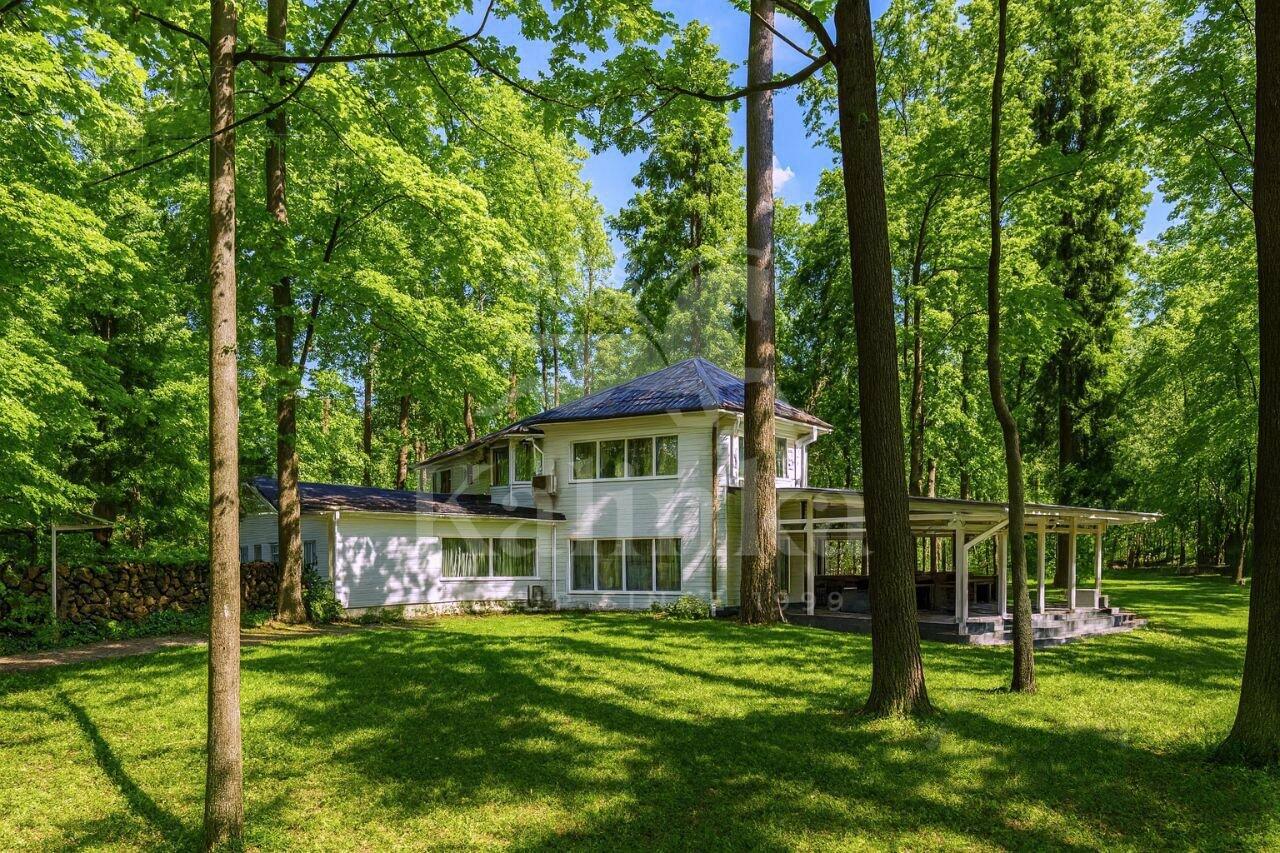 2-этажный коттедж 300 м² с отделкой