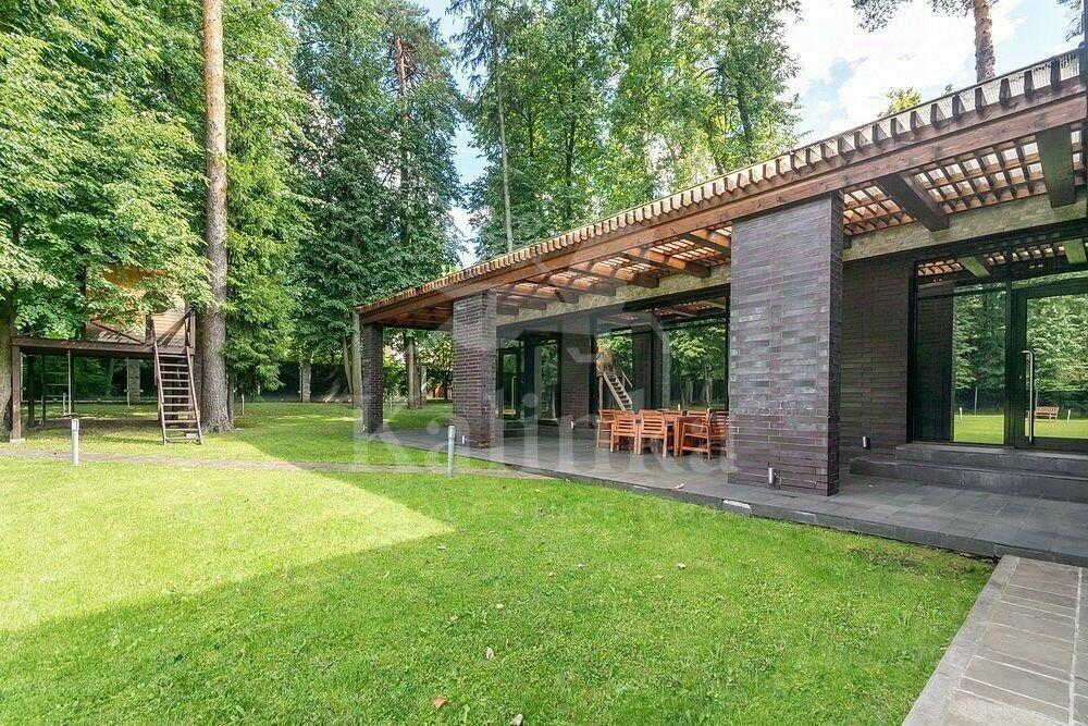 2-этажный коттедж 640 м² с отделкой