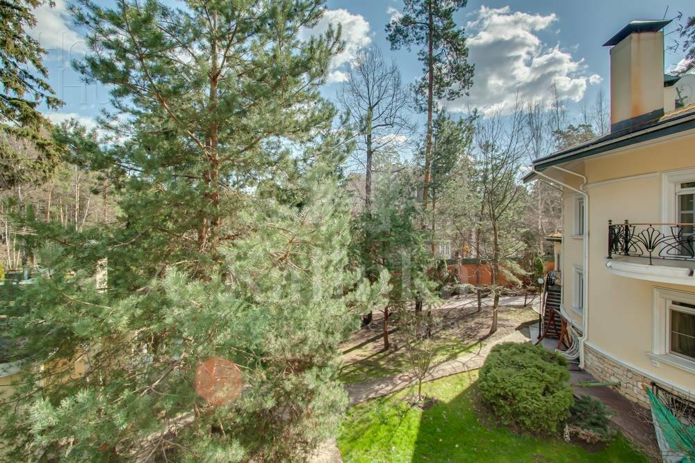 4-этажный коттедж 1 352 м² с отделкой