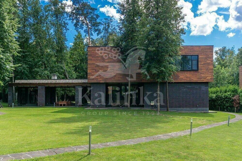 2-этажный коттедж 640 м² с отделкой