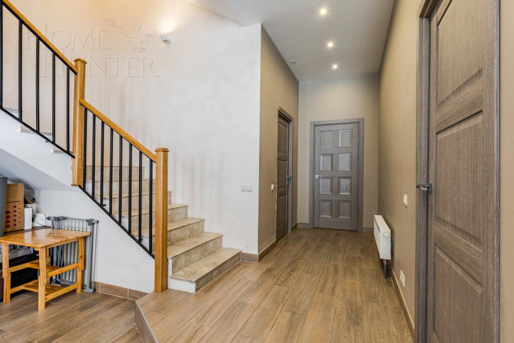 3-этажный таунхаус 286 м² с отделкой