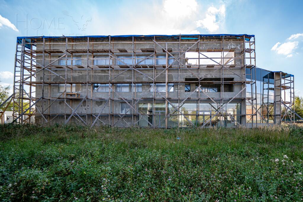 3-этажный коттедж 830 м² без отделки