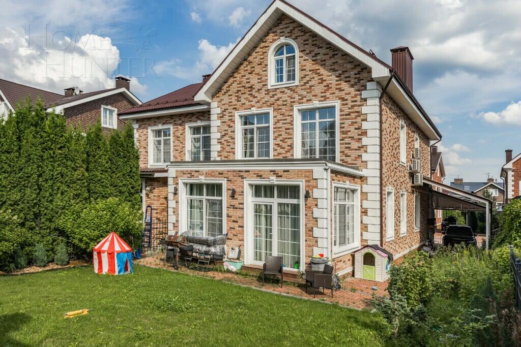 3-этажный таунхаус 286 м² с отделкой