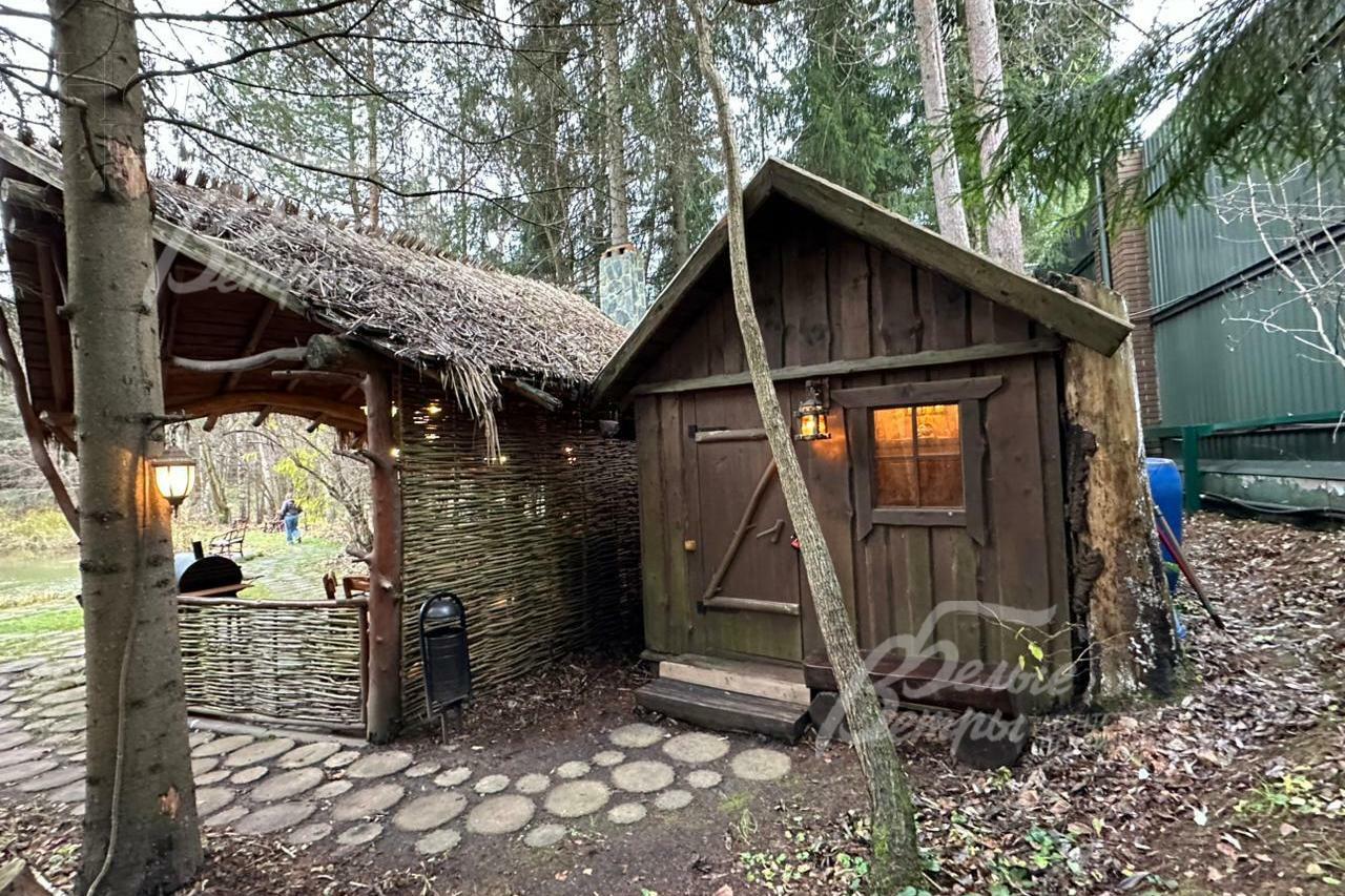 2-этажный коттедж 1 100 м² с отделкой