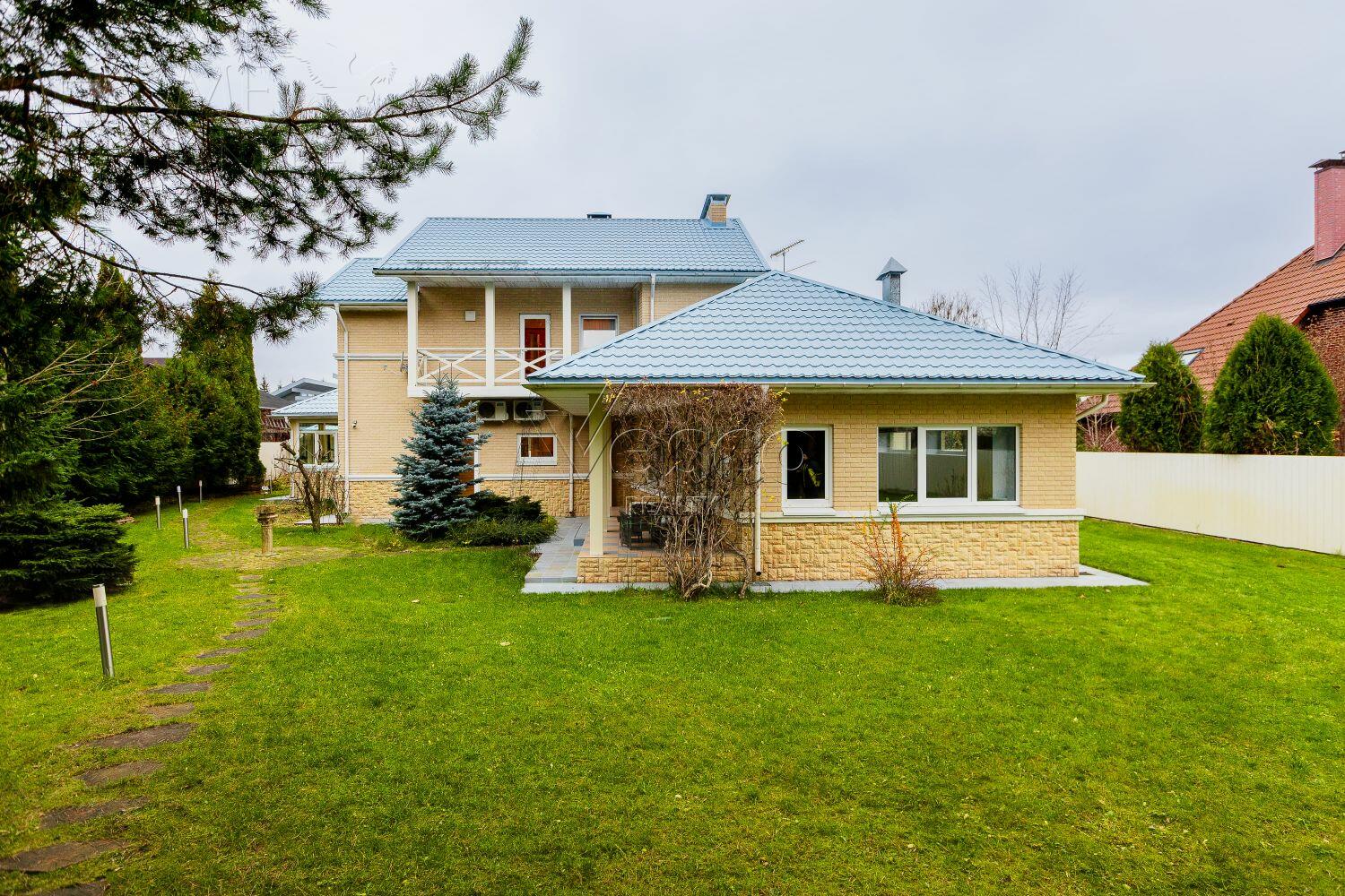 2-этажный коттедж 365 м² с отделкой