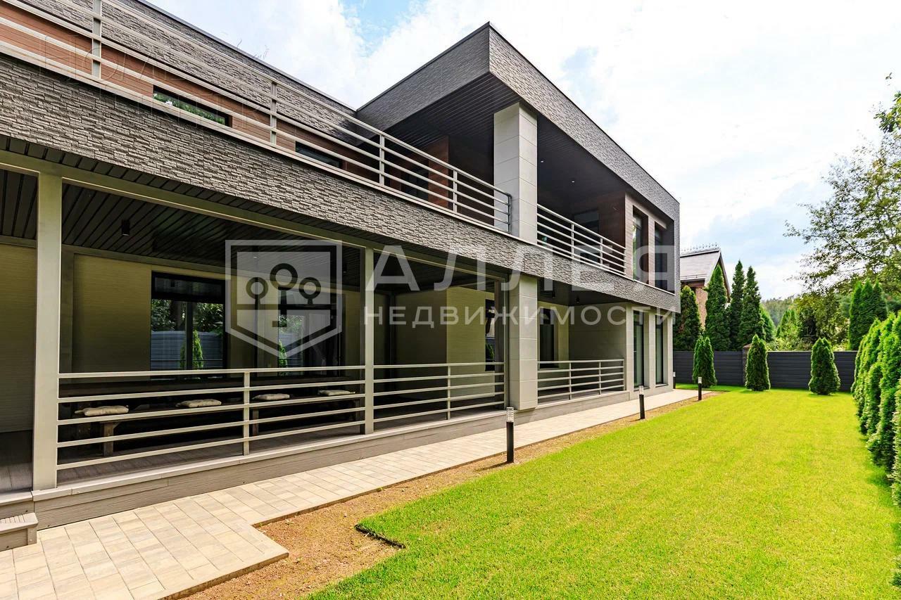 2-этажный коттедж 540 м² с отделкой