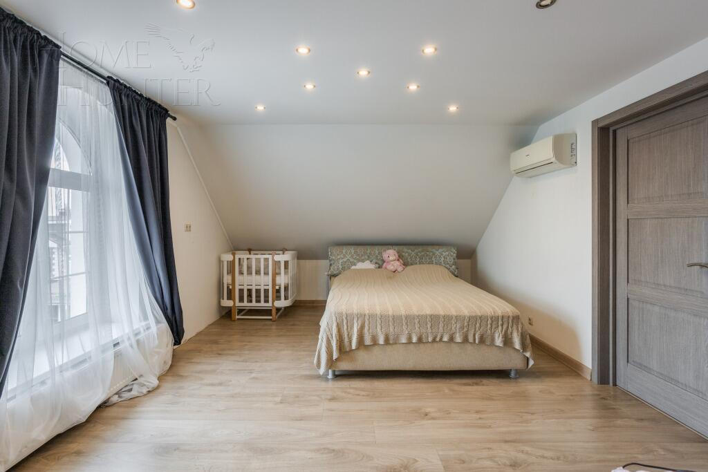 3-этажный таунхаус 286 м² с отделкой