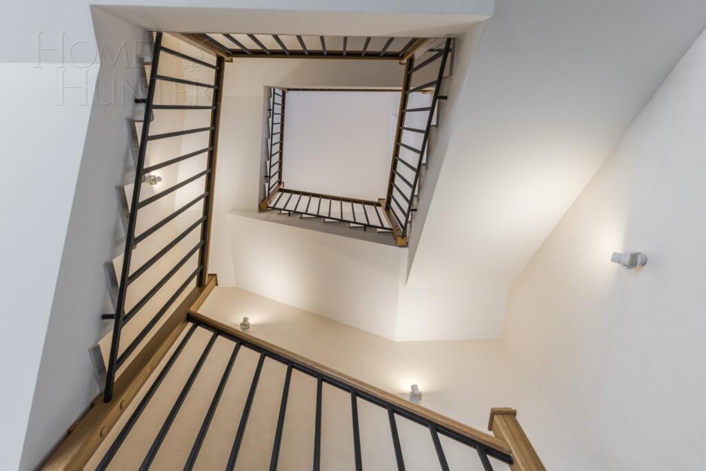 3-этажный таунхаус 286 м² с отделкой