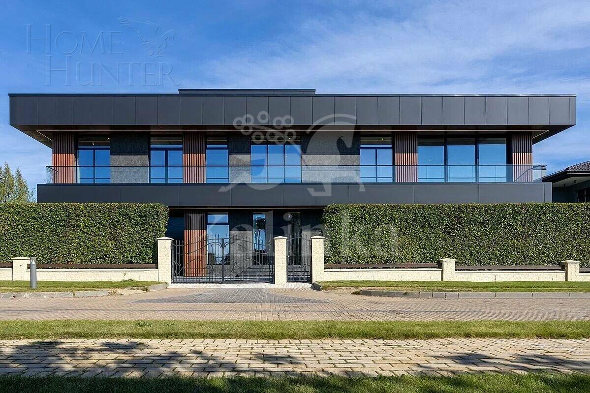 3-этажный коттедж 1 223 м² без отделки