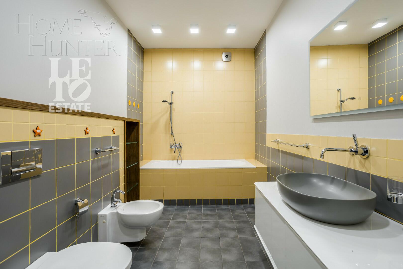 2-этажный коттедж 711 м² с отделкой