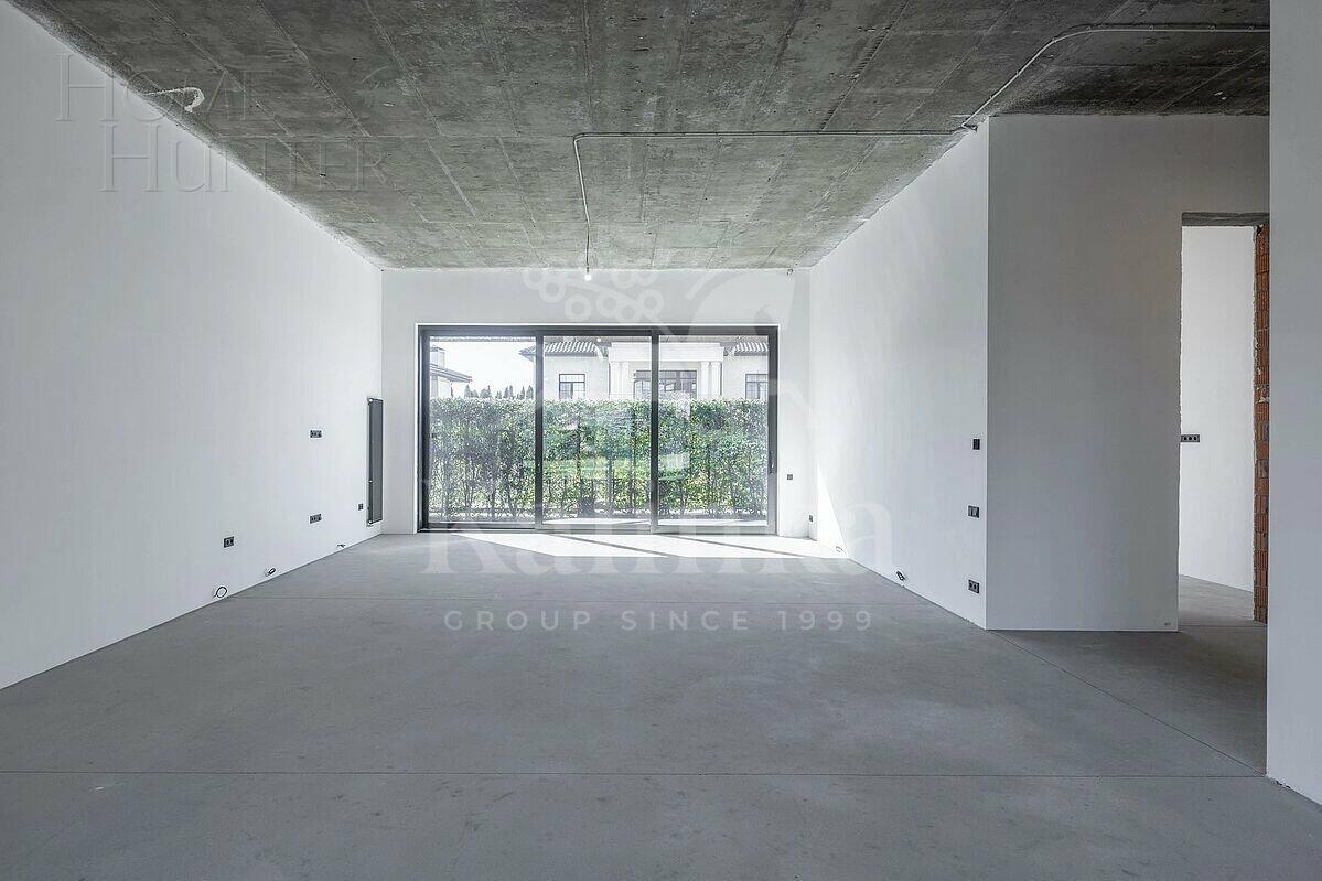 3-этажный коттедж 1 223 м² без отделки