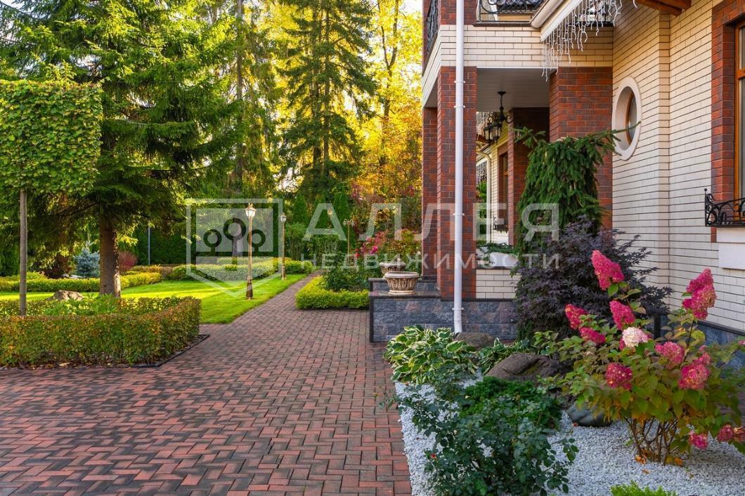 2-этажный коттедж 750 м² с отделкой