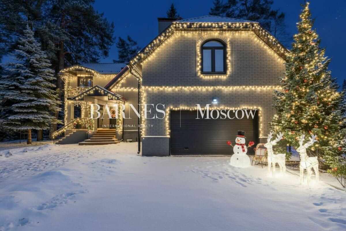 2-этажный коттедж 370 м² с отделкой