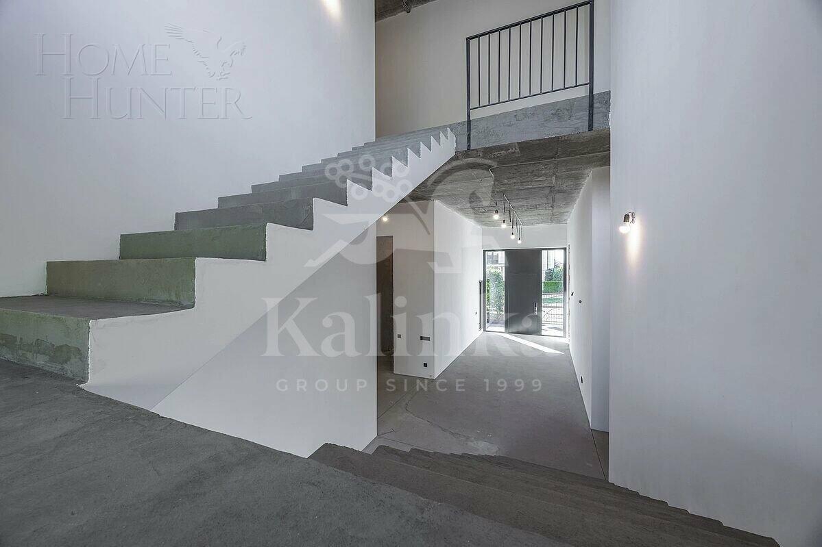 3-этажный коттедж 1 223 м² без отделки