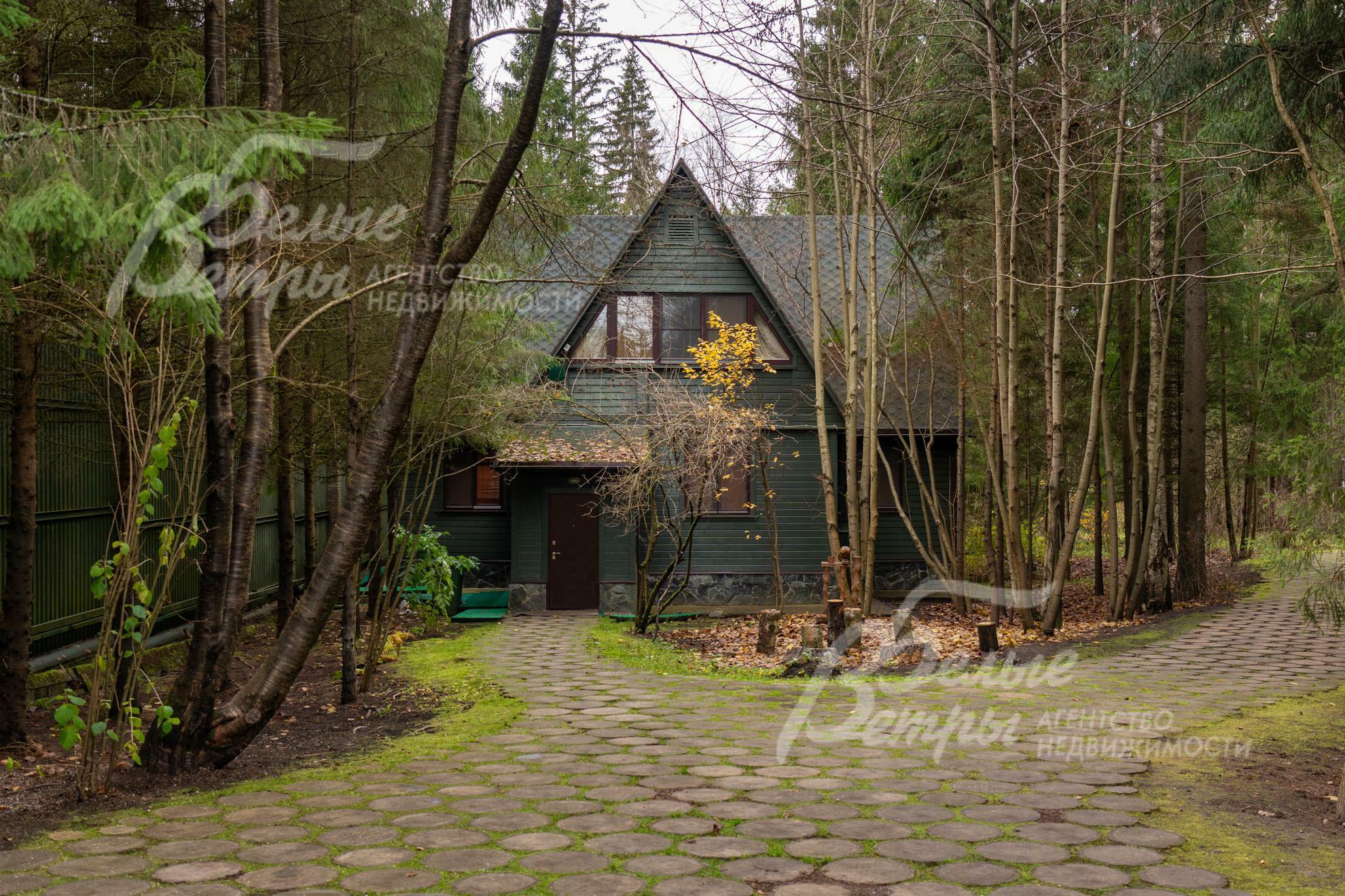 2-этажный коттедж 1 100 м² с отделкой